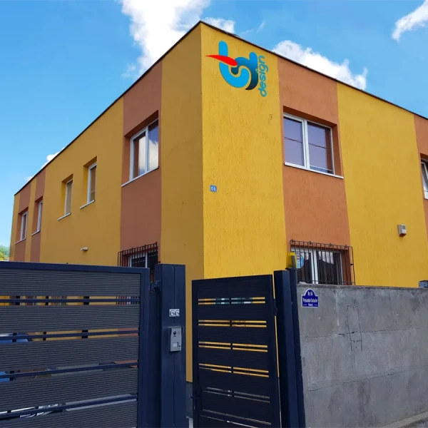 Despre noi